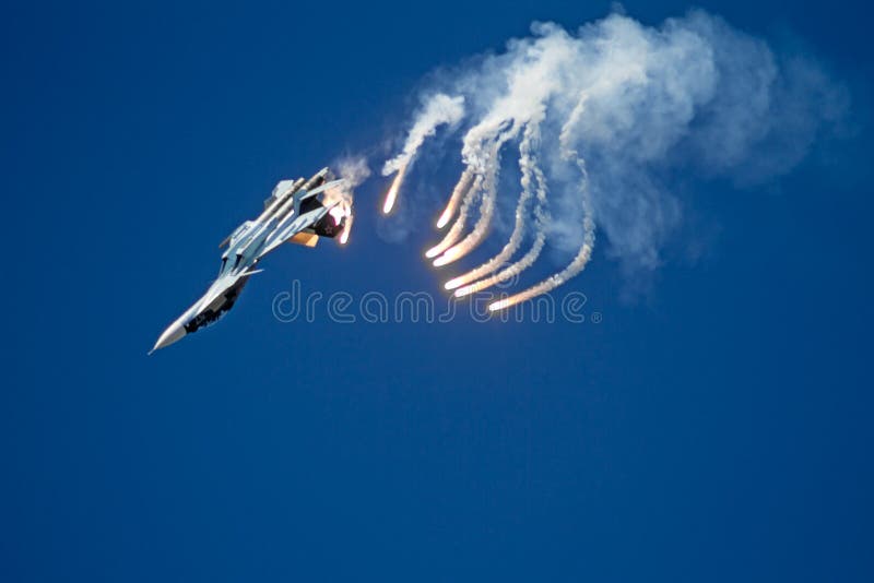 Download Aviones Su-27 Y Contramedidas Infrarrojas Foto de archivo editorial - Imagen de maniobrabilidad, aeroplano: 41904623