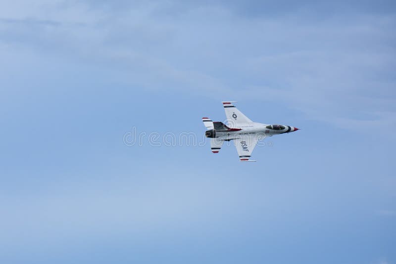 Avions à réaction de Thunderbirds de l'Armée de l'Air d'USA photographie stock Avions à réaction de Thunderbirds de l'Armée de l'Air d'USA photographie stock