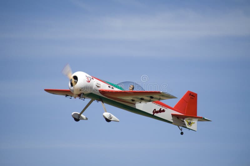 Avião aerobatic do rc da grande escala fotografia de stock Avião aerobatic do rc da grande escala fotografia de stock