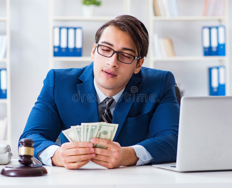 Avocat care primește bani ca mită stock image