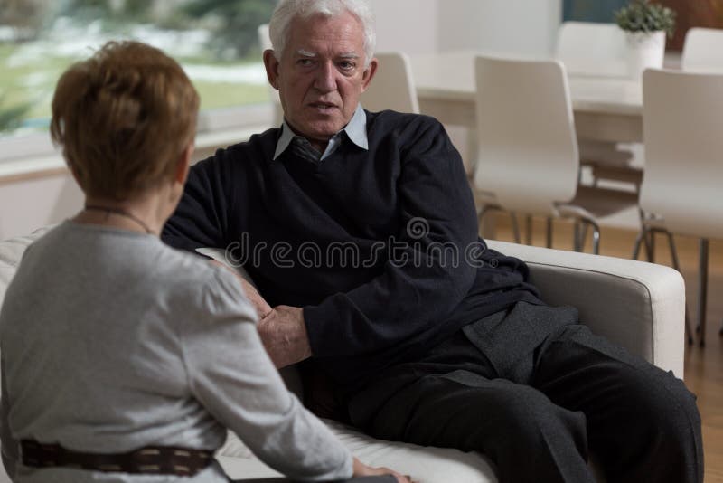Avoir une conversation difficile photographie stock libre de droits