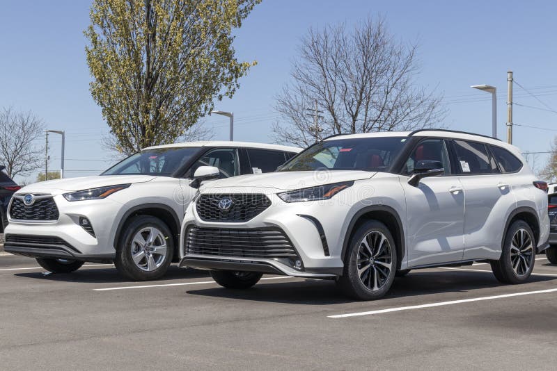 Toyota Highlander display. Toyota is a popular brand among auto buyers because of its reliability and fuel mileage