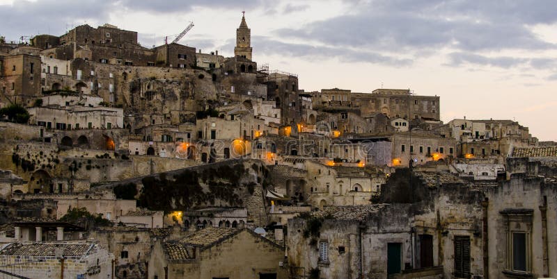 Avondmening van de oude stad van Matera royalty-vrije stock foto Avondmening van de oude stad van Matera royalty-vrije stock foto