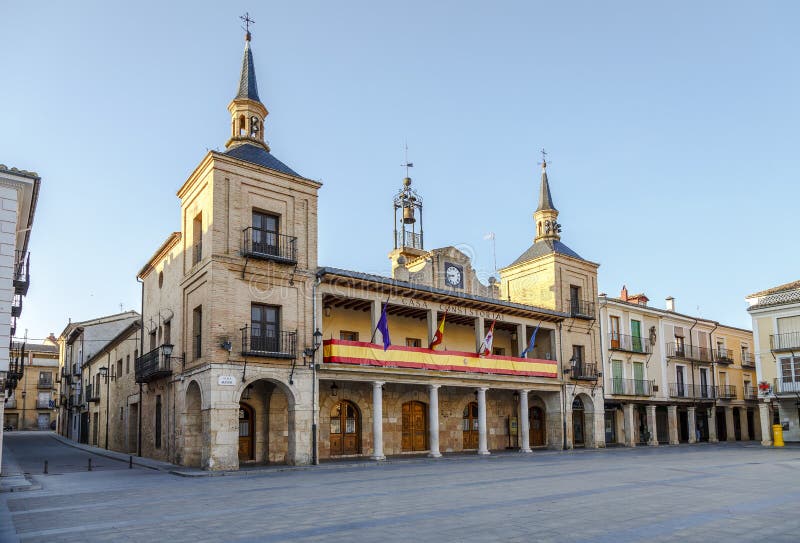 Ayuntamiento De Burgo De Osma Imagen de archivo - Imagen de urbano, viejo: 40118215
