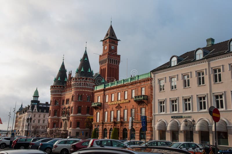 Ayuntamiento de Helsingborg y otros edificios viejos imágenes de archivo libres de regalías Ayuntamiento de Helsingborg y otros edificios viejos imágenes de archivo libres de regalías
