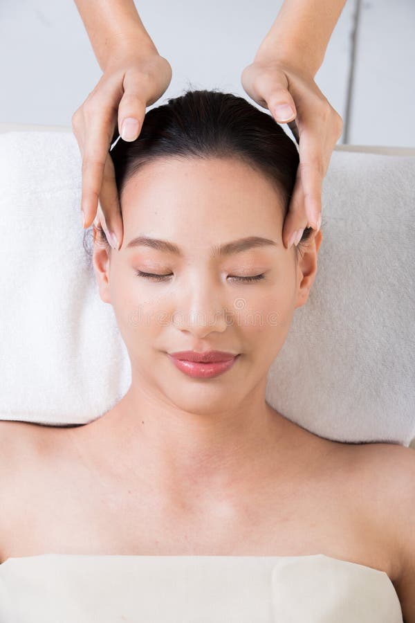 Ayurvedic Head Massage Therapy on Facial Forehead Stock Photo - Image of ayurveda, legs: 142652322 Ayurvedic Head Massage Therapy on Facial Forehead Stock Photo - Image of ayurveda, legs: 142652322
