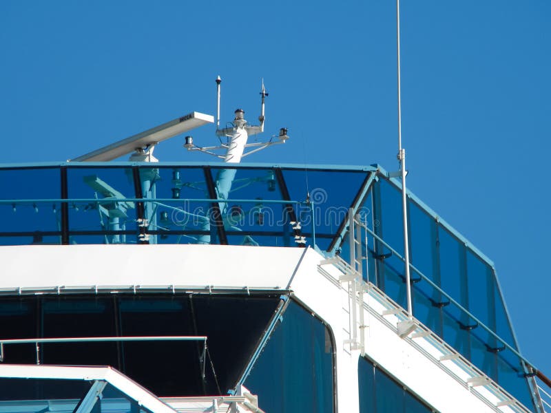 Azamara αναζητά τουριστικό δρομολόγιο στο λιμάνι. μεγάλο τουριστικό πλοίο. νέα ορλεάνη ηπα ιούνιος 23 2011 : azamara αναζητά τουριστικό δρομολόγιο στο λιμάνι.