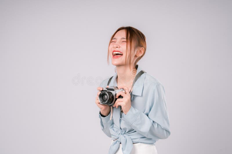 Azjatycka Kobieta Kamera Podróżująca Happy Smile Fotografia Portret Osoba radosna Tourist Capture fotografia stock