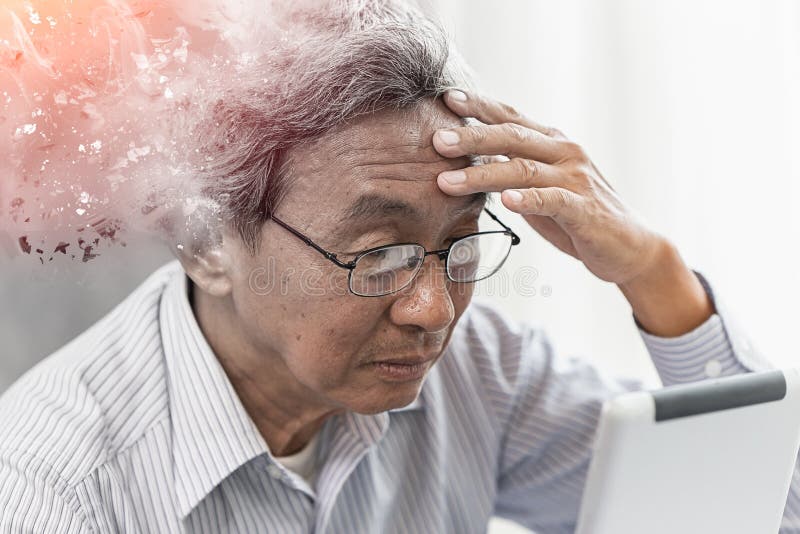 Azjatycka starsza osoba gubił pamięć od demencji lub Alzheimer