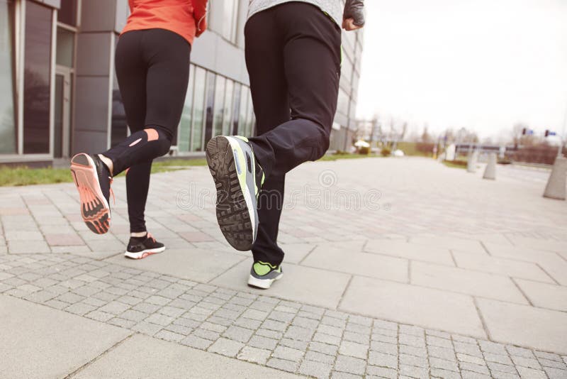 azjatykci piękni pary krajobrazu mężczyzna maratonu piękny drogowi bieg biegacza biegacze target670_1_ trenujący dwa kobiety zdjęcia royalty free azjatykci piękni pary krajobrazu mężczyzna maratonu piękny drogowi bieg biegacza biegacze target670_1_ trenujący dwa kobiety zdjęcia royalty free
