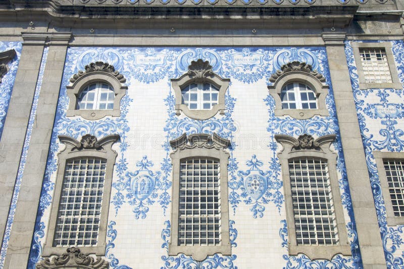 Azulejo Português Nas Escadas Da Catedral Foto de Stock - Imagem de  arquitetura, santo: 18767698