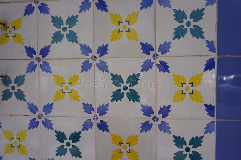 Azulejos con el ornamento floral simple imágenes de archivo libres de regalías Azulejos con el ornamento floral simple imágenes de archivo libres de regalías