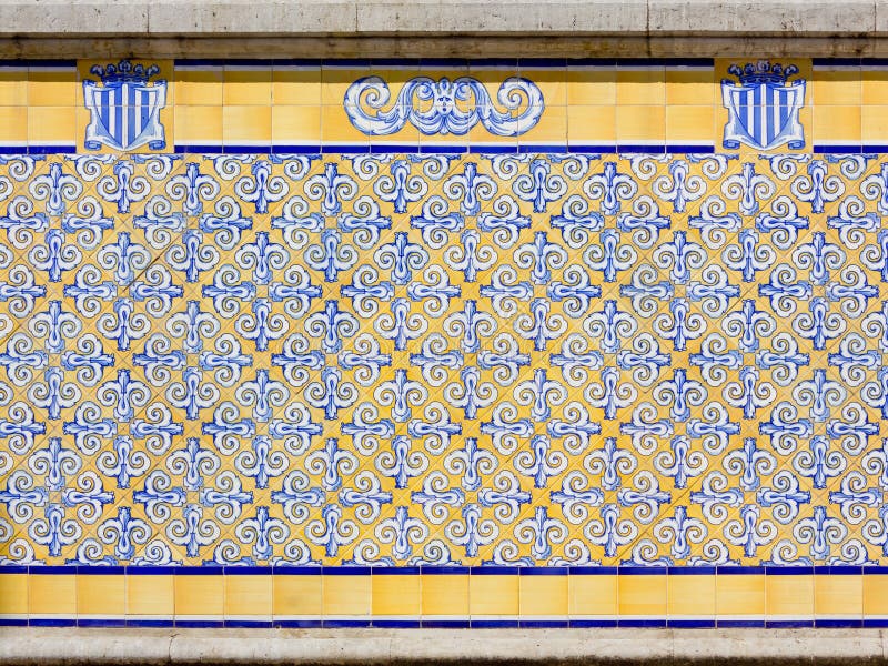 Azulejos Amarillos Fotos De Stock - Descarga 375 Fotos Libres de Derechos