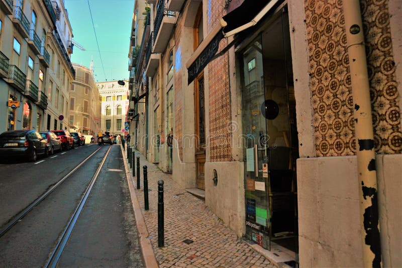 Azulejos marrone sugli edifici a lisbona, immagine della scorta portugale fotografia stock