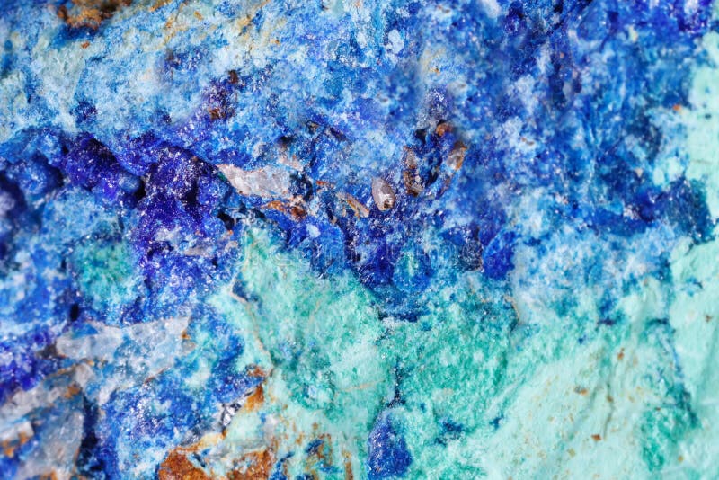 Azurite mineral A textura do mineral Tiro macro da pedra preciosa natural O mineral cru abstraia o fundo