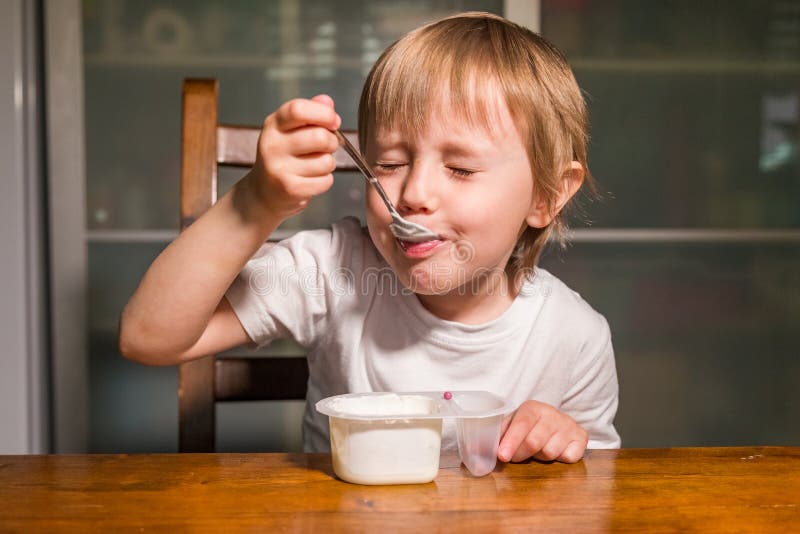 13 443 Enfant Fromage Photos Libres De Droits Et Gratuites De Dreamstime Page 8