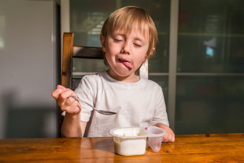 13 443 Enfant Fromage Photos Libres De Droits Et Gratuites De Dreamstime Page 8