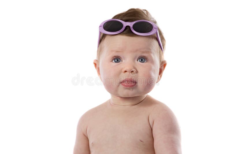 Bebe Drole Avec Des Lunettes De Soleil Image Stock Image Du Mode Neuf Bebe Drole Avec Des Lunettes De Soleil Image Stock Image Du Mode Neuf