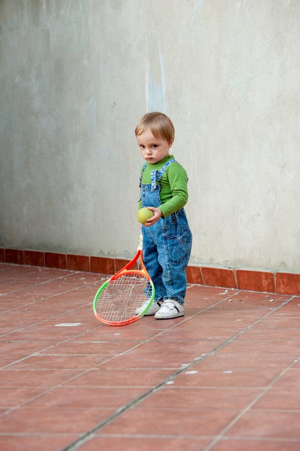 Bebe Jouant Au Tennis Photo Stock Image Du Actif Expression Bebe Jouant Au Tennis Photo Stock Image Du Actif Expression