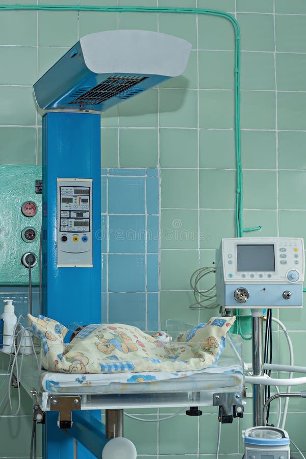 Sonde D'oxymètre D'impulsion Sur Le Pied Du Bébé Nouveau-né à L'hôpital Du  ` S D'enfants Photo stock - Image du médical, humain: 91512588