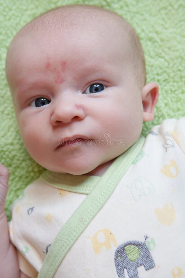 Bebe Nerveux Photo Stock Image Du Caucasien Confortable