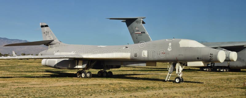 B-1 all'aeronautica Boneyard immagini stock B-1 all'aeronautica Boneyard immagini stock
