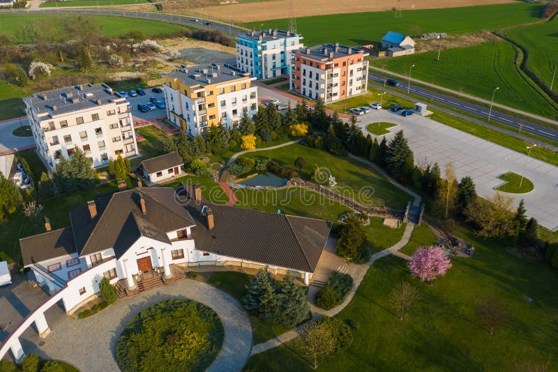 B?timent multifamilial en construction images stock B?timent multifamilial en construction images stock