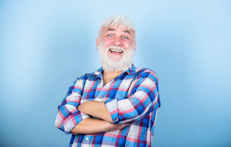 Kapsel Voor De Bejaarden Het Proces Om Het Haar Van De Oma