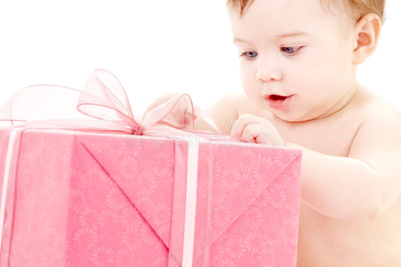 Baby mit Geschenkkasten #2 lizenzfreies stockbild Baby mit Geschenkkasten #2 lizenzfreies stockbild