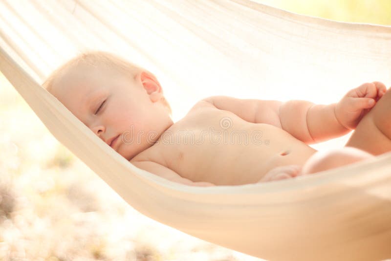 Baby sleep quiet into hammock