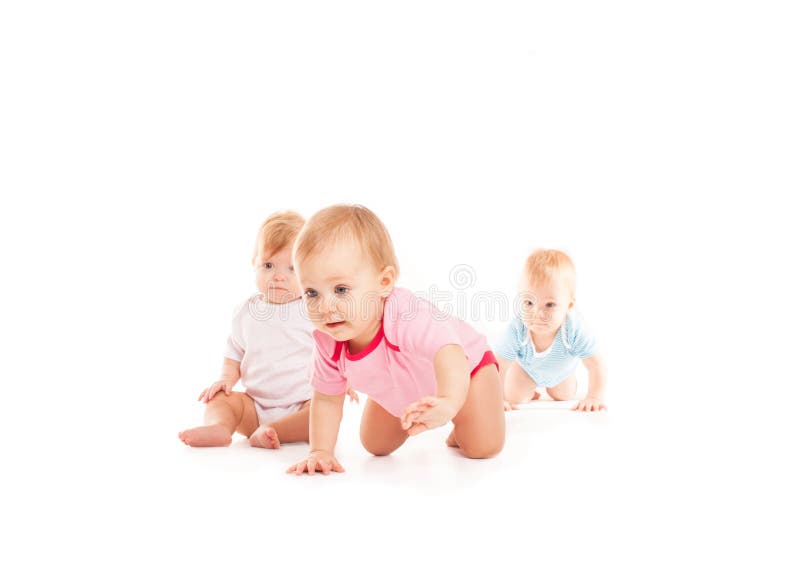 Babys, die über Weiß kriechen stockfotografie Babys, die über Weiß kriechen stockfotografie