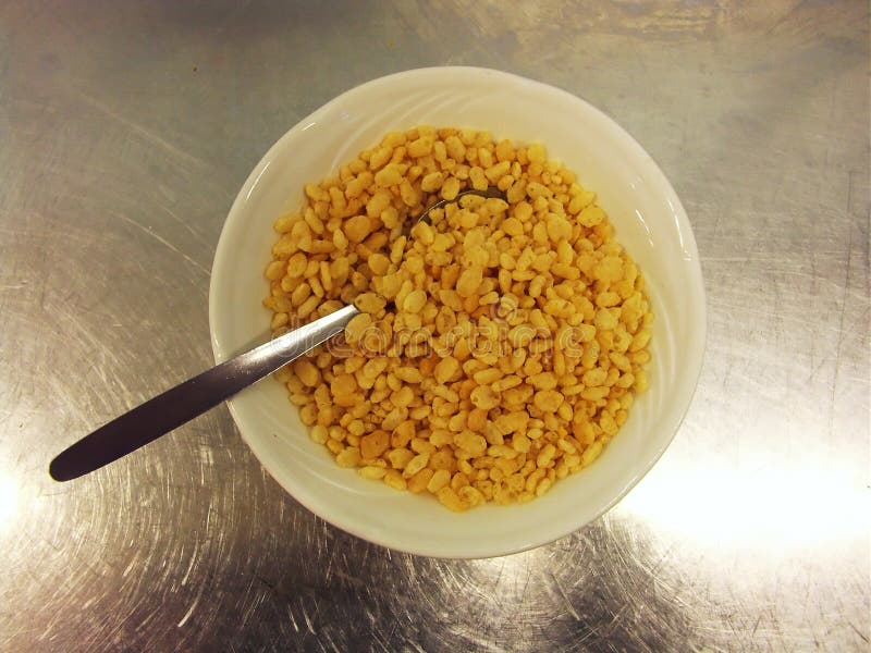 Download Bacia cripy do arroz imagem de stock. Imagem de vitaminas - 58067
