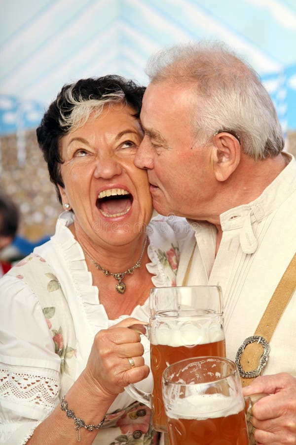 Bacio bavarese immagine stock libera da diritti Bacio bavarese immagine stock libera da diritti