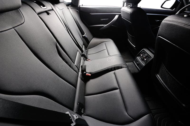 https://thumbs.dreamstime.com/b/back-seat-car-modern-black-leather-65777534.jpg