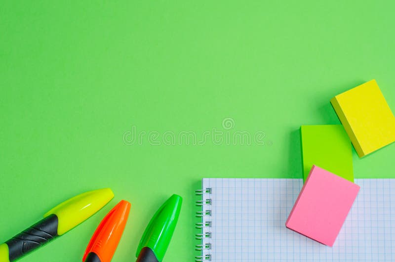 Cùng khám phá những vật dụng học đường đáng yêu và độc đáo qua hình ảnh nhé! Từ bút chì, cặp sách đến sổ tay, tất cả đều được thiết kế vừa đẹp mắt vừa tiện dụng để giúp bạn hoàn thành tốt mọi nhiệm vụ học tập và sáng tạo.