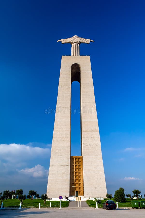 Cristo rey monument hi-res stock photography and images - Alamy