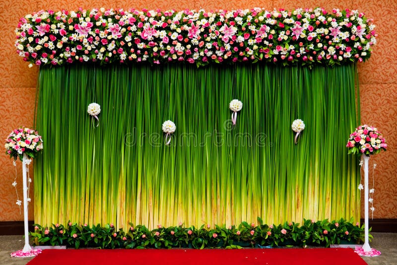 Gorgeous Floral Backdrop Designs To Uplift Your Wedding Decor