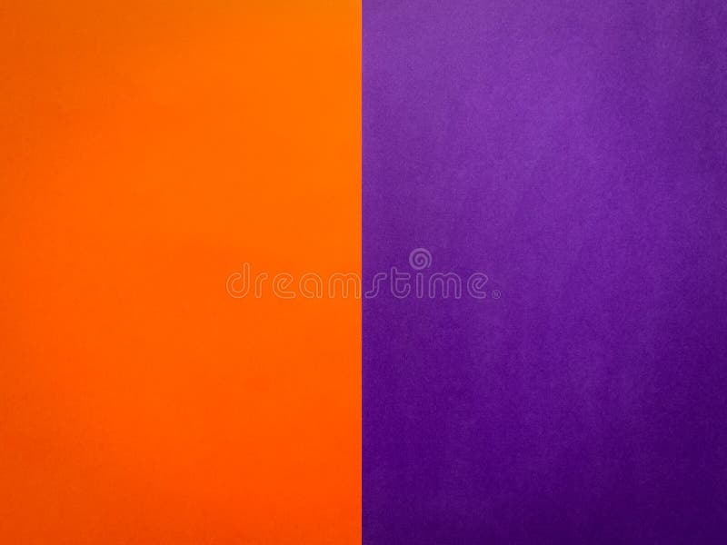 Nền với phần màu cam và phần màu tím có chỗ trống để chèn chữ là lựa chọn hoàn hảo cho những ai muốn tạo ra những hình nền cá tính, độc đáo và đầy sáng tạo. Sẵn sàng để thể hiện cái tôi của bạn với những hình nền độc đáo này chưa?