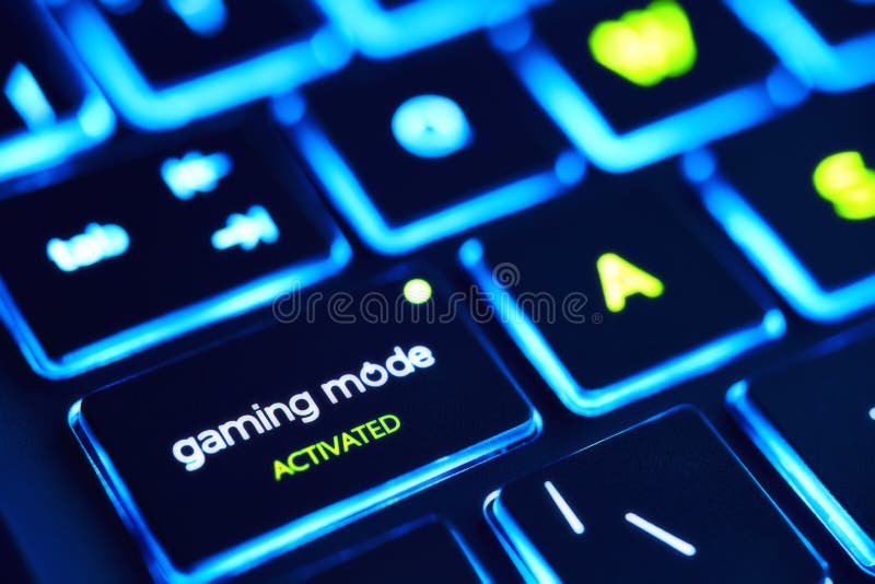 81,200+ Online Gamer Stock Photos, Pictures & Royalty-Free