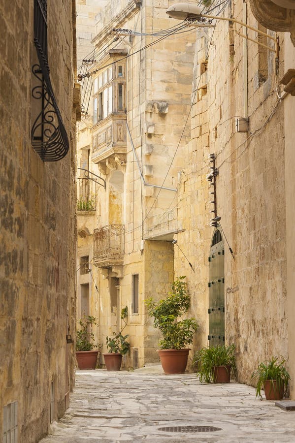 Backstreet alley in Birgu Malta