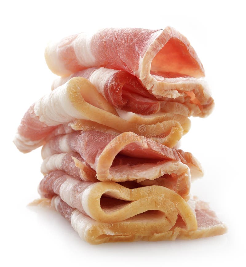 Bacon Crudo Affettato Con Il Formaggio Della Mucca E Della Lattuga Sul