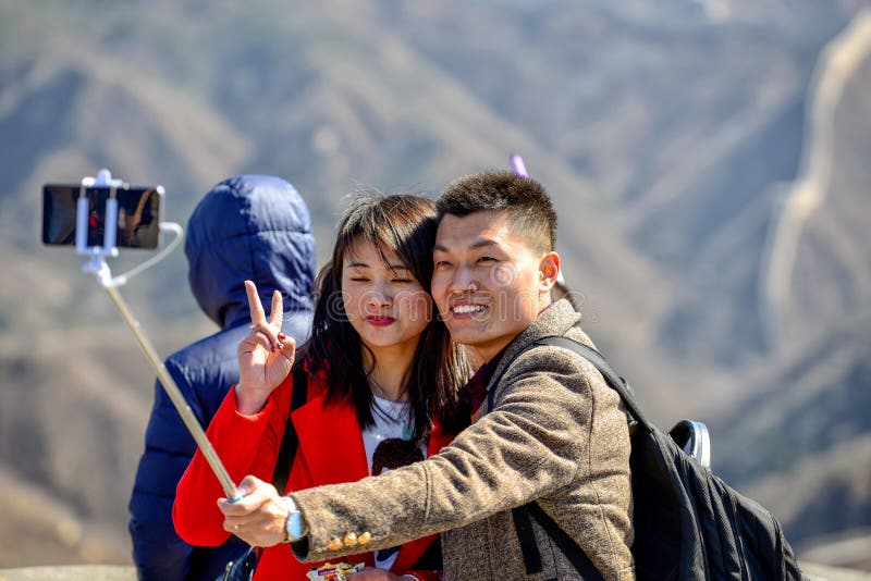 BADALING, CHINA - 13 DE MARZO DE 2016: Gran Muralla de China Co joven imagen de archivo BADALING, CHINA - 13 DE MARZO DE 2016: Gran Muralla de China Co joven imagen de archivo