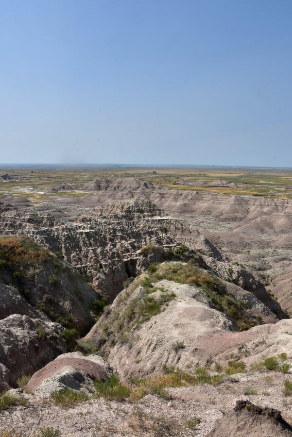 Badlands landscape with a ravine and sandstone scenic mounds photo libre de droits