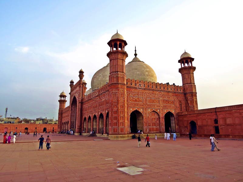 The Badshahi Mosque in Lahore, Pakistan Editorial Photo - Image of badshahi,  mughal: 119850196
