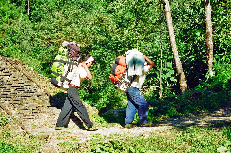 Bagagistes du Népal image libre de droits Bagagistes du Népal image libre de droits