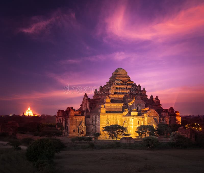 Bagan Myanmar au coucher du soleil image libre de droits Bagan Myanmar au coucher du soleil image libre de droits