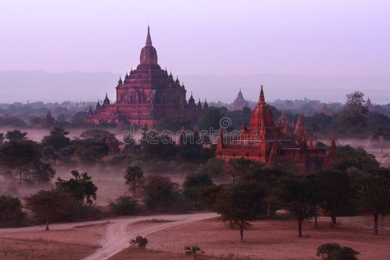 bagan thatbyinnyu för myanmar pagodasulamani royaltyfri foto bagan thatbyinnyu för myanmar pagodasulamani royaltyfri foto