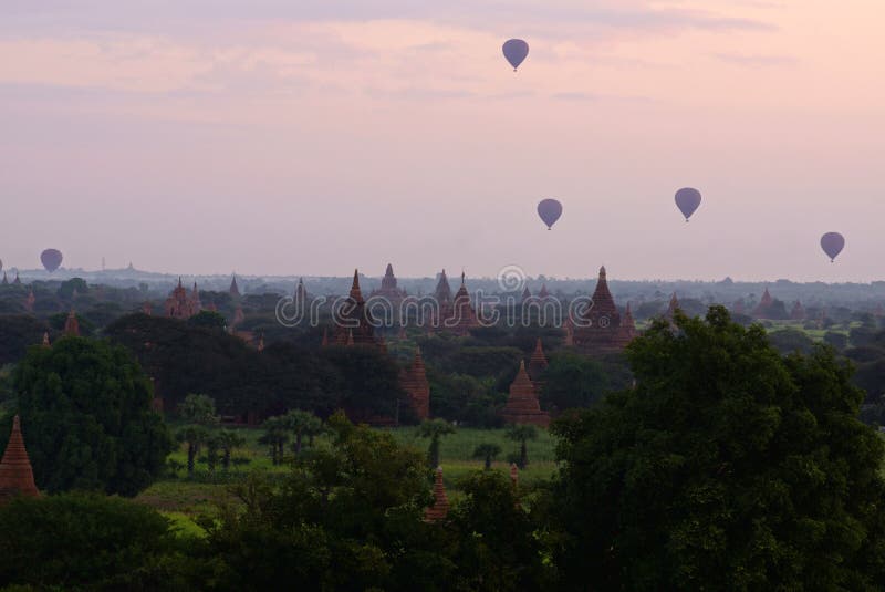 Bagan πριν από την ανατολή, Βιρμανία, Ασία στοκ εικόνες Bagan πριν από την ανατολή, Βιρμανία, Ασία στοκ εικόνες