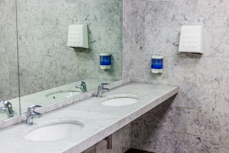 bagni pubblici immagini stock bagni pubblici immagini stock