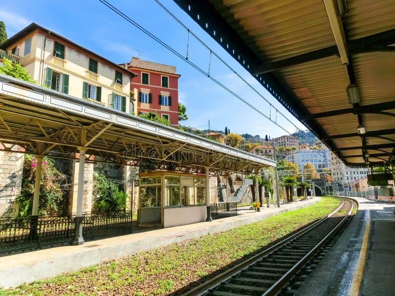 Bahnhof Camogli in Italien lizenzfreie stockfotos Bahnhof Camogli in Italien lizenzfreie stockfotos